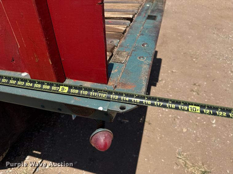 image for item DW5121 1952 Ford F40 dump flatbed truck