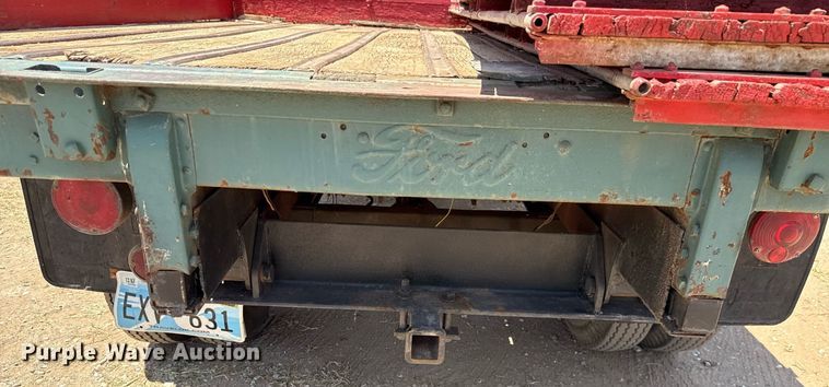 image for item DW5121 1952 Ford F40 dump flatbed truck
