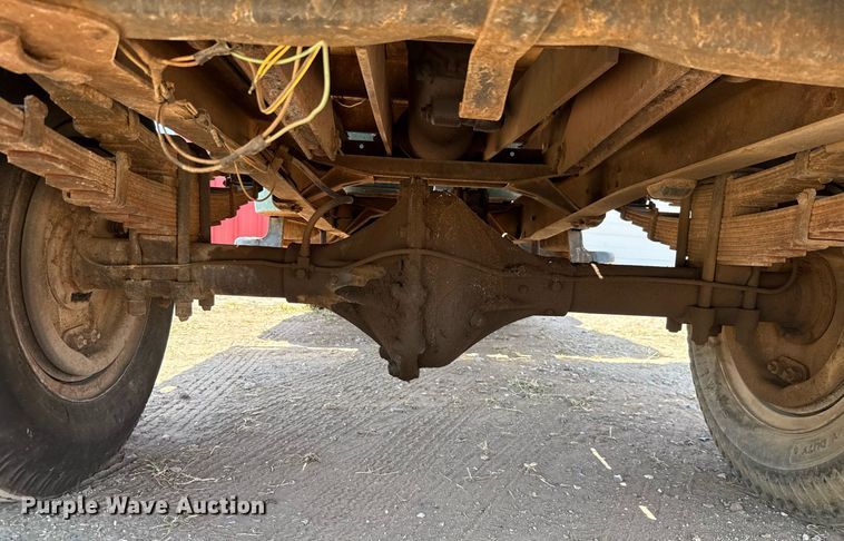 image for item DW5121 1952 Ford F40 dump flatbed truck