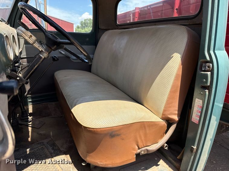 image for item DW5121 1952 Ford F40 dump flatbed truck