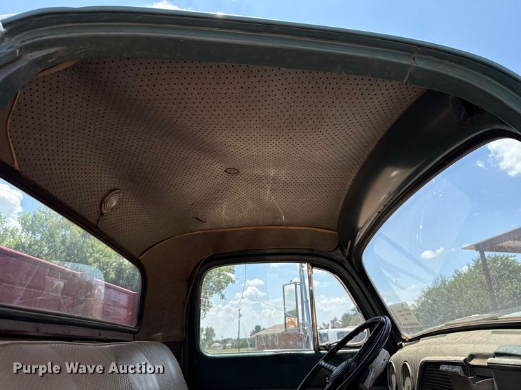 image for item DW5121 1952 Ford F40 dump flatbed truck