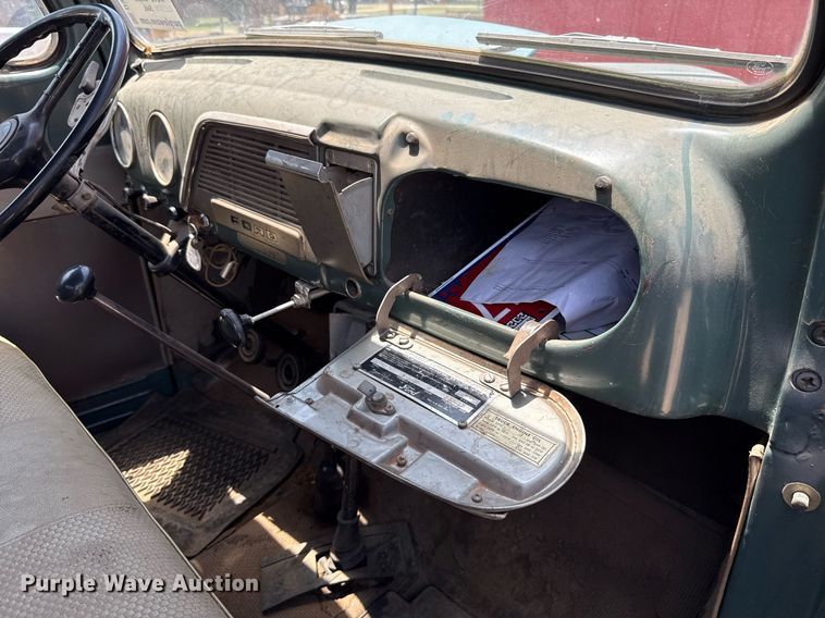 image for item DW5121 1952 Ford F40 dump flatbed truck