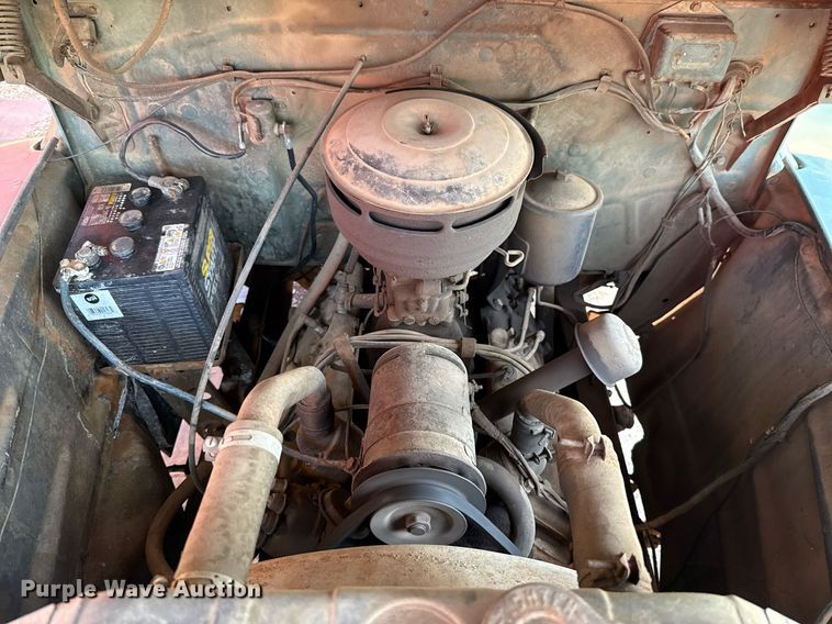 image for item DW5121 1952 Ford F40 dump flatbed truck