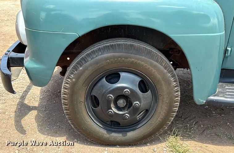 image for item DW5121 1952 Ford F40 dump flatbed truck