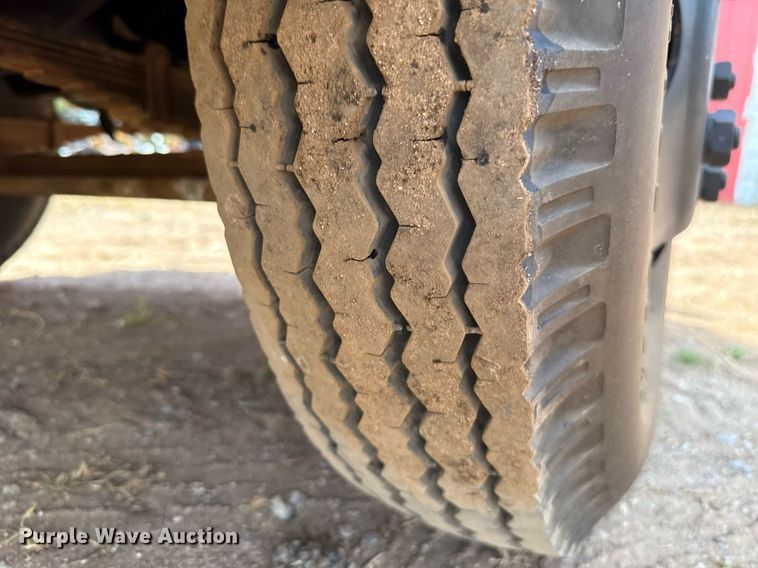 image for item DW5121 1952 Ford F40 dump flatbed truck