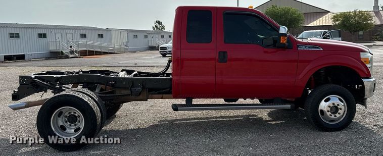 image for item DW5134 2015 Ford F350 Super Duty SuperCab pickup truck cab and chassis