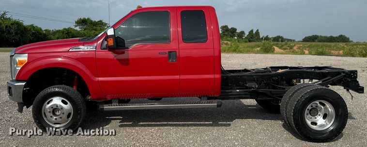 image for item DW5134 2015 Ford F350 Super Duty SuperCab pickup truck cab and chassis