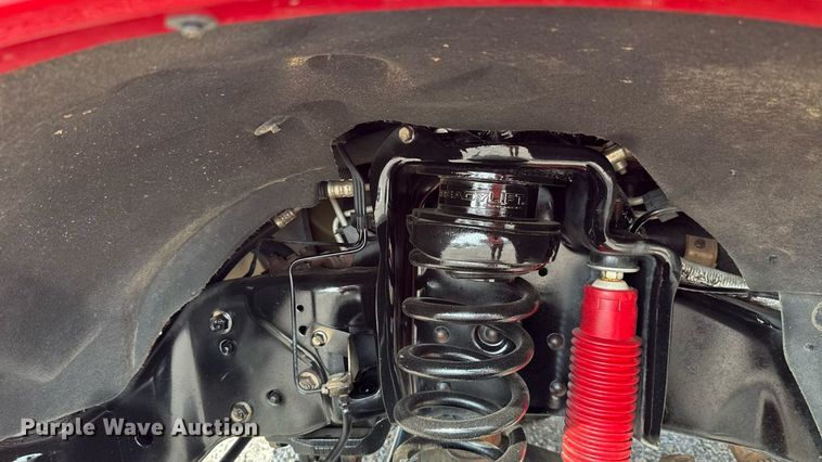 image for item DW5134 2015 Ford F350 Super Duty SuperCab pickup truck cab and chassis