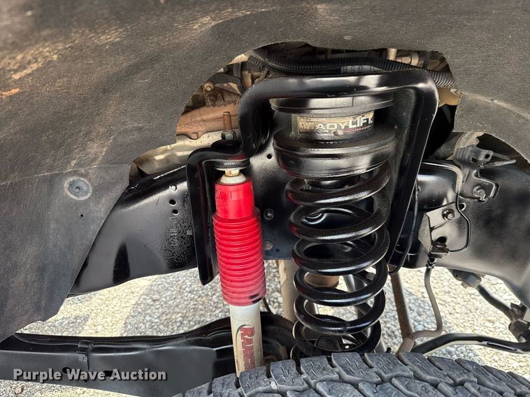 image for item DW5134 2015 Ford F350 Super Duty SuperCab pickup truck cab and chassis