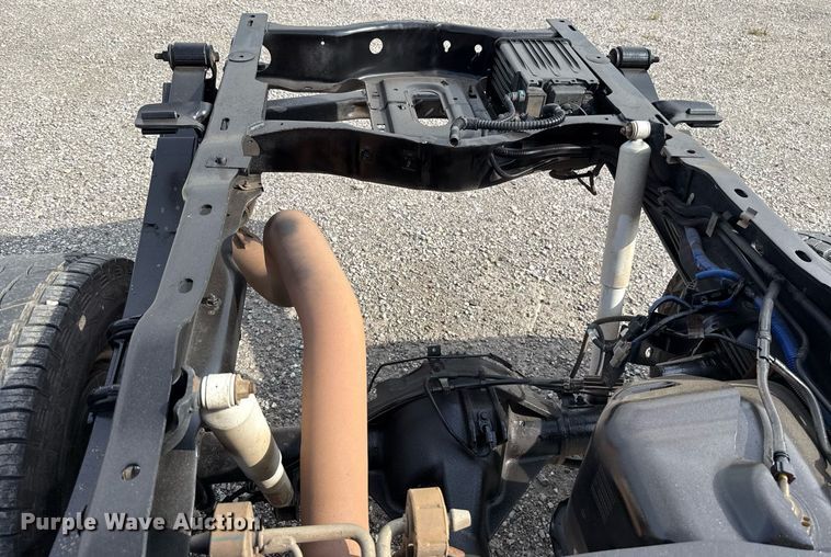 image for item DW5134 2015 Ford F350 Super Duty SuperCab pickup truck cab and chassis