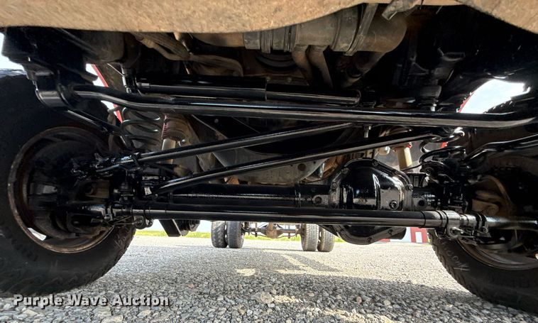 image for item DW5134 2015 Ford F350 Super Duty SuperCab pickup truck cab and chassis