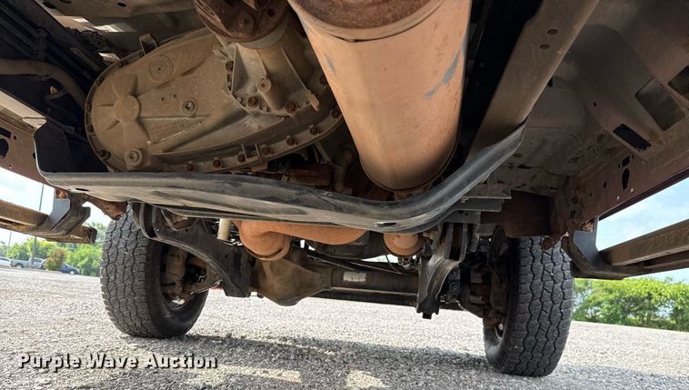 image for item DW5134 2015 Ford F350 Super Duty SuperCab pickup truck cab and chassis