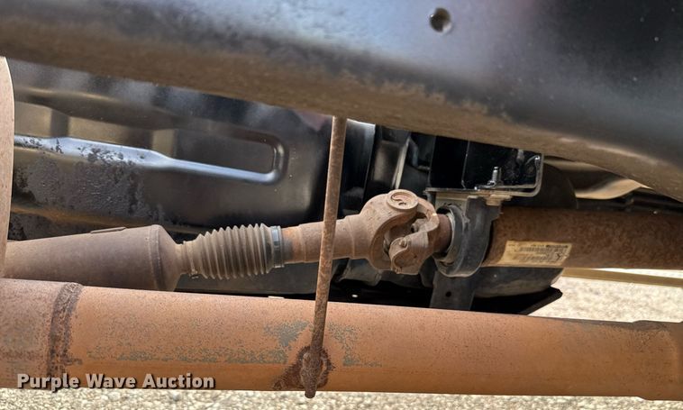 image for item DW5134 2015 Ford F350 Super Duty SuperCab pickup truck cab and chassis