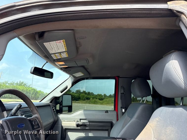 image for item DW5134 2015 Ford F350 Super Duty SuperCab pickup truck cab and chassis