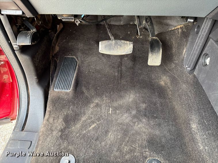 image for item DW5134 2015 Ford F350 Super Duty SuperCab pickup truck cab and chassis