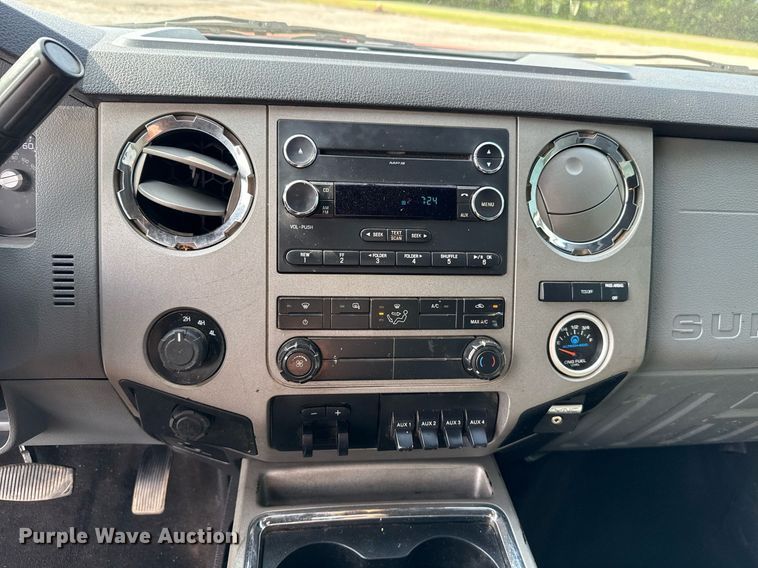 image for item DW5134 2015 Ford F350 Super Duty SuperCab pickup truck cab and chassis