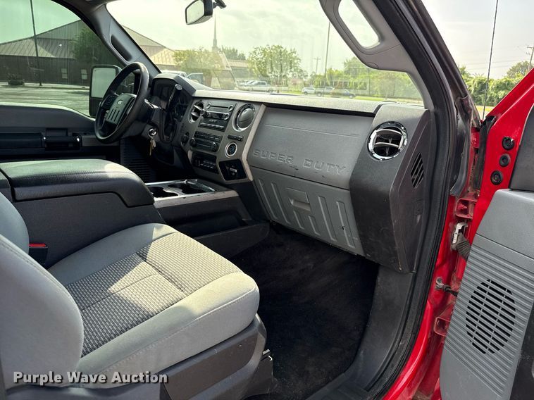 image for item DW5134 2015 Ford F350 Super Duty SuperCab pickup truck cab and chassis