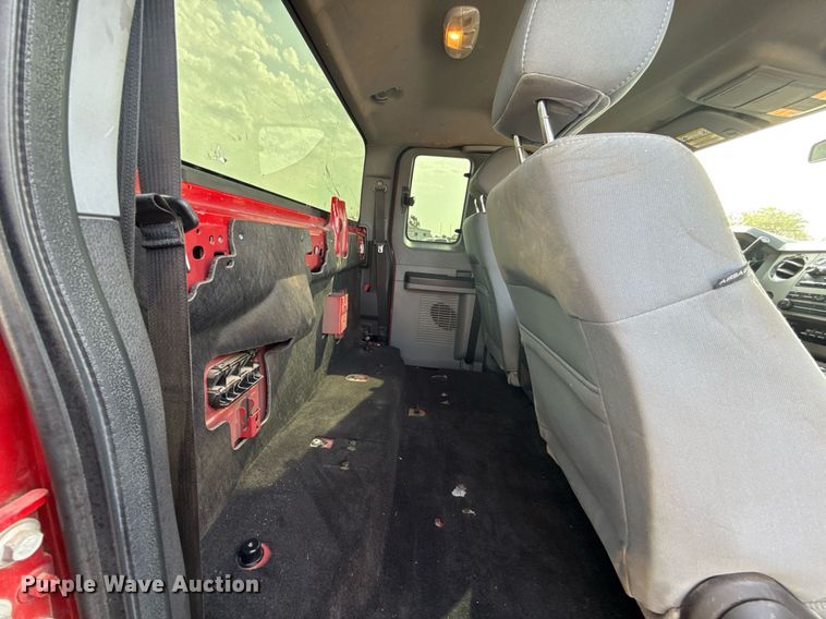 image for item DW5134 2015 Ford F350 Super Duty SuperCab pickup truck cab and chassis