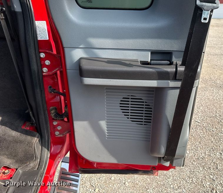 image for item DW5134 2015 Ford F350 Super Duty SuperCab pickup truck cab and chassis