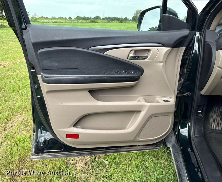 image for item DW5136 2016 Honda Pilot  SUV