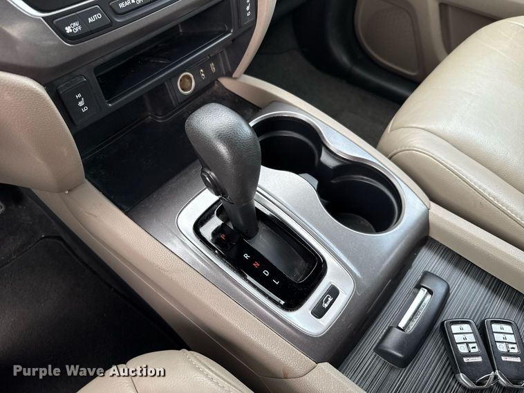 image for item DW5136 2016 Honda Pilot  SUV