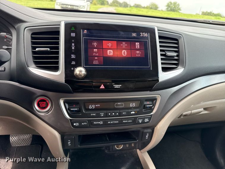 image for item DW5136 2016 Honda Pilot  SUV