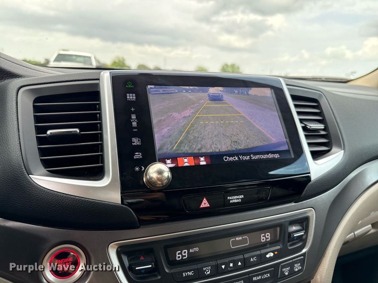 image for item DW5136 2016 Honda Pilot  SUV