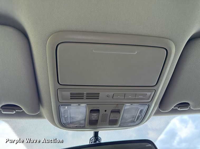 image for item DW5136 2016 Honda Pilot  SUV