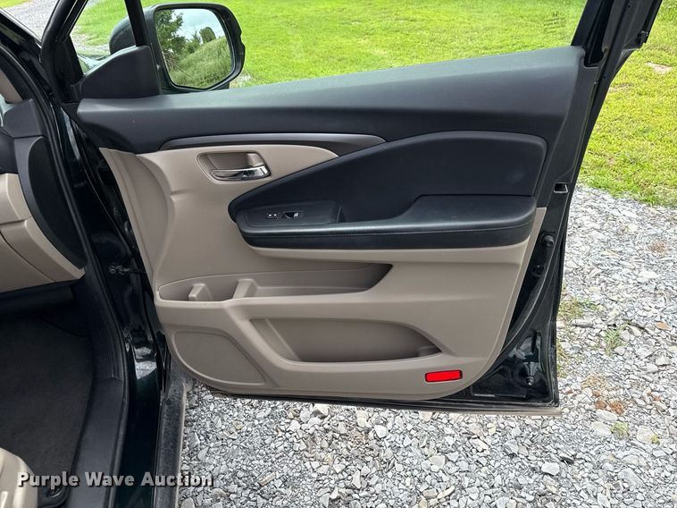 image for item DW5136 2016 Honda Pilot  SUV