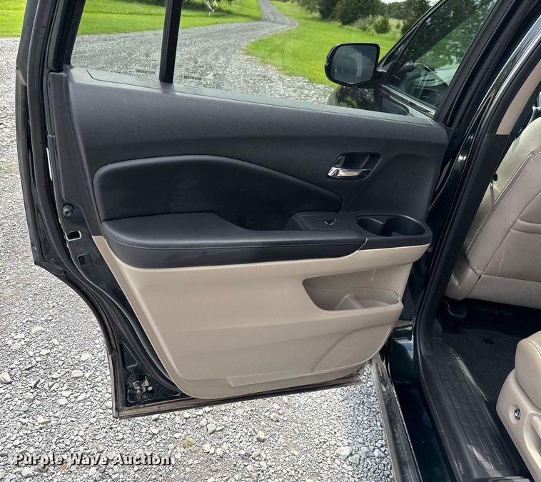 image for item DW5136 2016 Honda Pilot  SUV