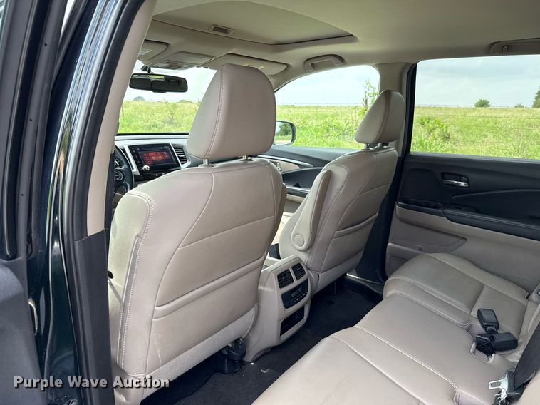 image for item DW5136 2016 Honda Pilot  SUV