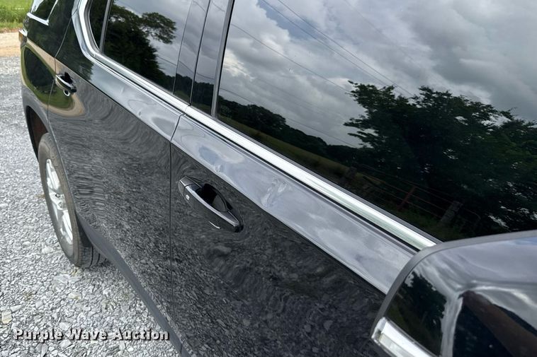 image for item DW5137 2023 Chevrolet Traverse SUV