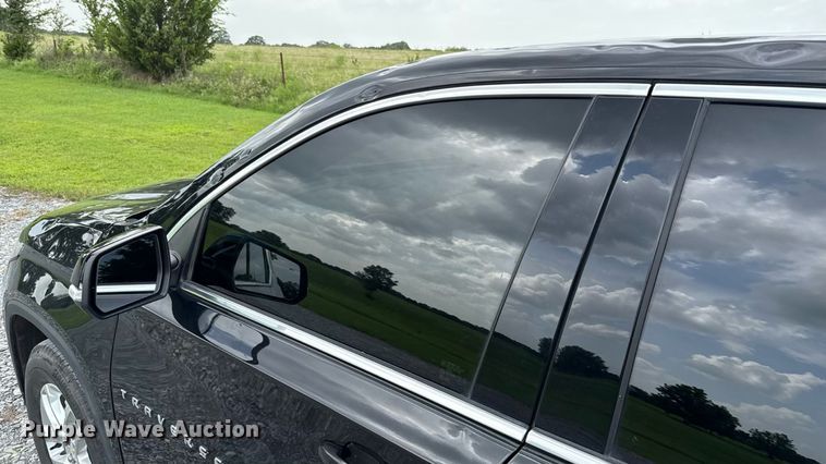 image for item DW5137 2023 Chevrolet Traverse SUV