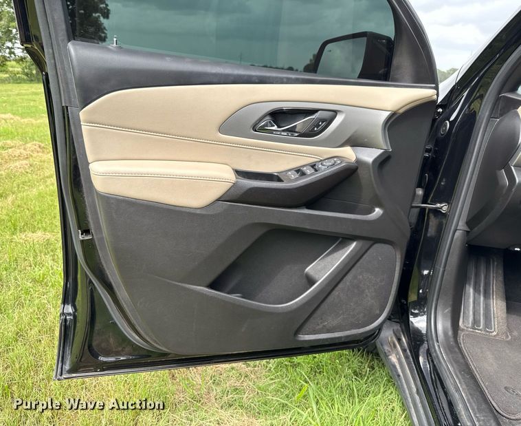 image for item DW5137 2023 Chevrolet Traverse SUV