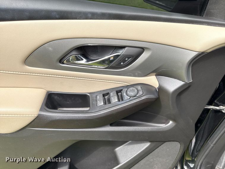 image for item DW5137 2023 Chevrolet Traverse SUV