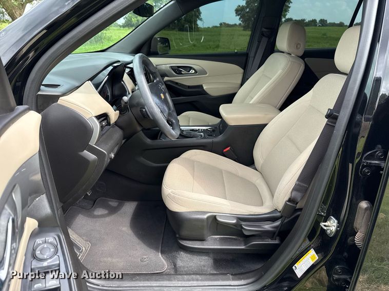 image for item DW5137 2023 Chevrolet Traverse SUV