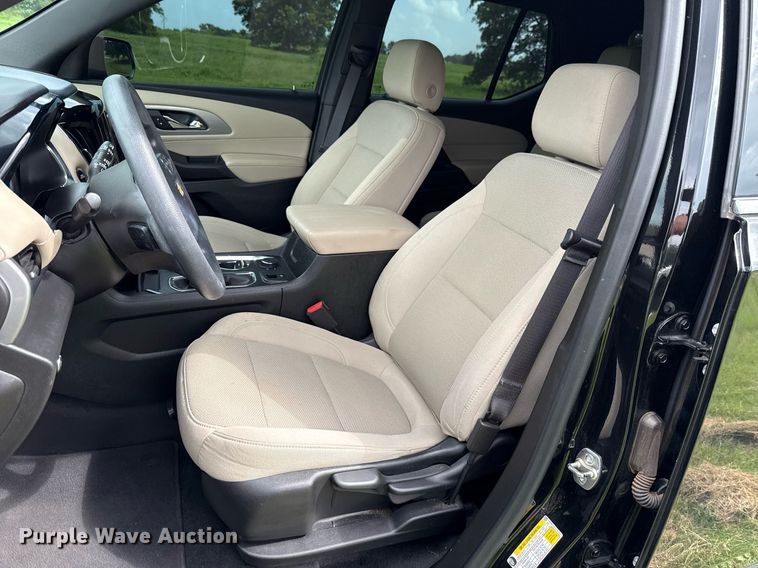 image for item DW5137 2023 Chevrolet Traverse SUV