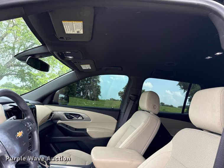 image for item DW5137 2023 Chevrolet Traverse SUV