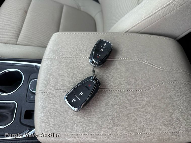 image for item DW5137 2023 Chevrolet Traverse SUV