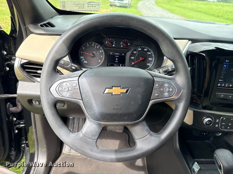 image for item DW5137 2023 Chevrolet Traverse SUV