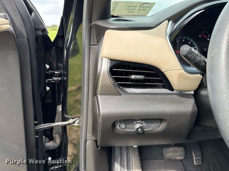 image for item DW5137 2023 Chevrolet Traverse SUV