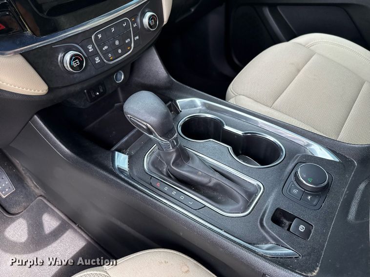 image for item DW5137 2023 Chevrolet Traverse SUV