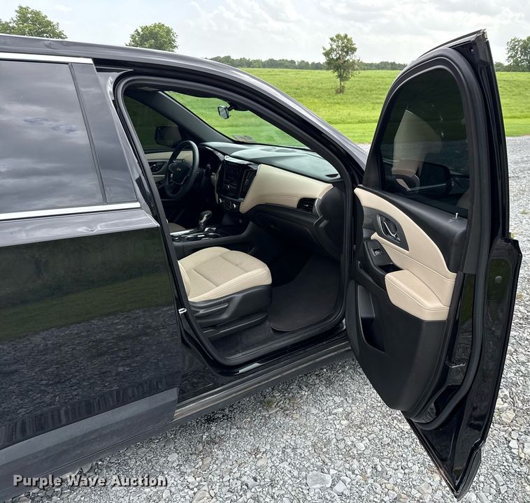 image for item DW5137 2023 Chevrolet Traverse SUV