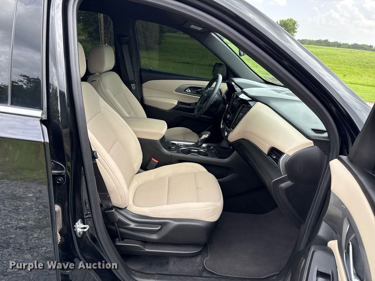 image for item DW5137 2023 Chevrolet Traverse SUV