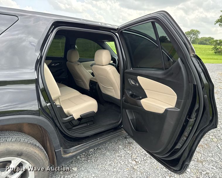image for item DW5137 2023 Chevrolet Traverse SUV