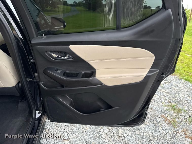 image for item DW5137 2023 Chevrolet Traverse SUV