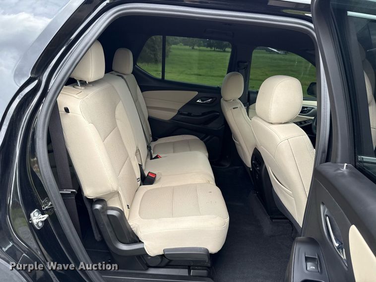 image for item DW5137 2023 Chevrolet Traverse SUV