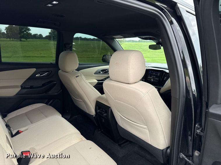 image for item DW5137 2023 Chevrolet Traverse SUV