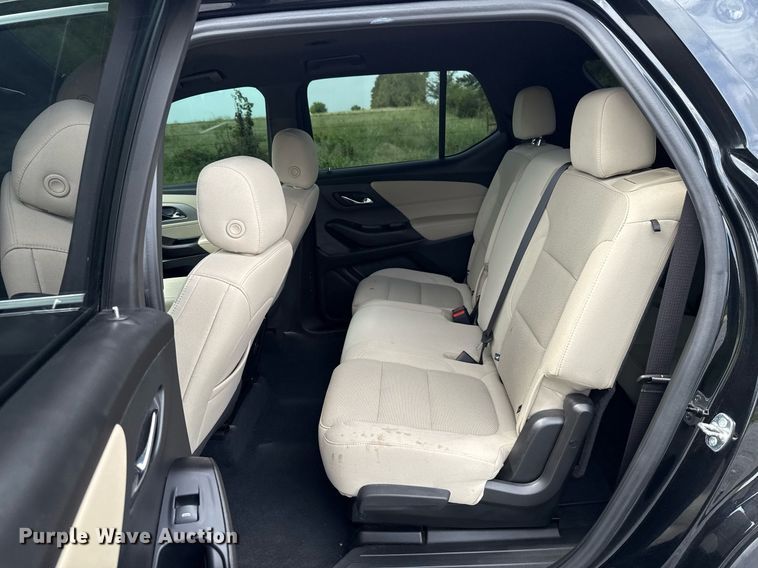 image for item DW5137 2023 Chevrolet Traverse SUV