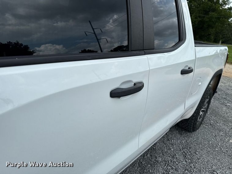 image for item DW5138 2023 GMC Sierra 1500 Double Cab pickup truck